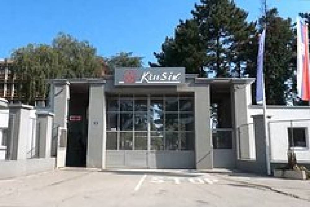 Ukraynaya mərmi istehsal edən zavodda partlayış