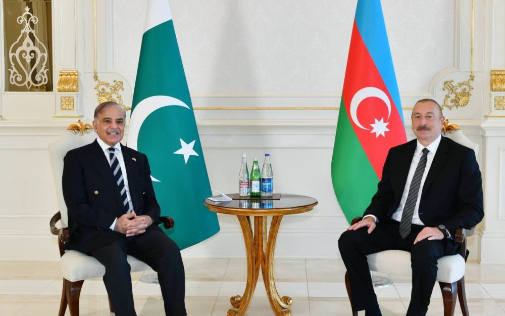 Nazirlər Şahbaz Şərifin Azərbaycana səfərini müzakirə etdi
