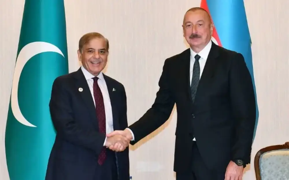 İlham Əliyev Şahbaz Şəriflə telefon danışığı apardı