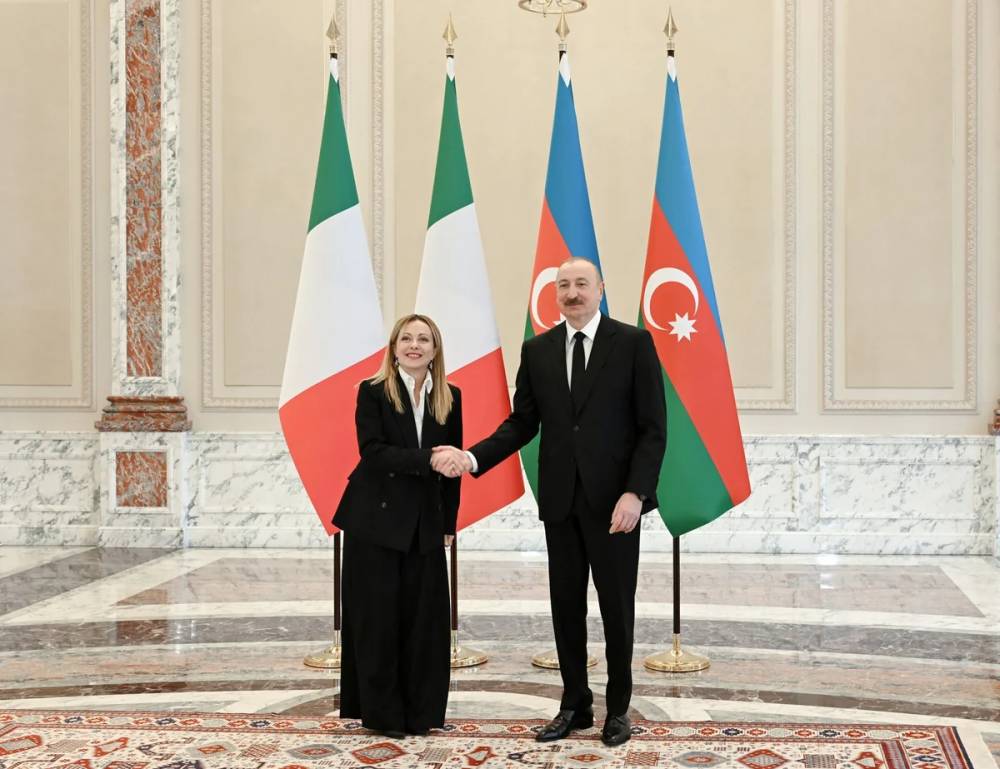 Prezident İlham Əliyev və İtaliya Nazirlər Şurasının sədri mətbuata bəyanatlarla çıxış edirlər