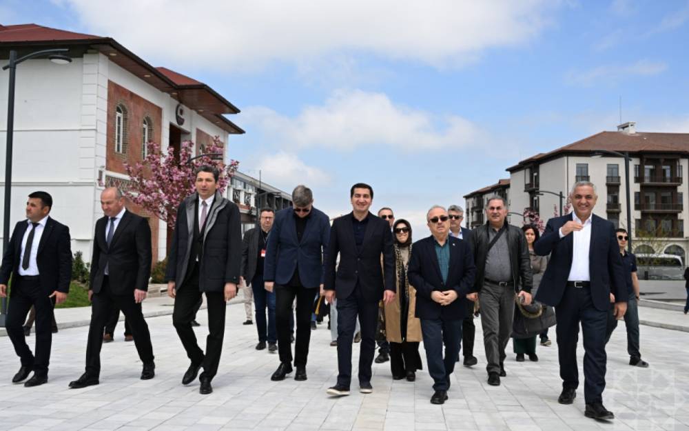 Xarici diplomatlar Xankəndidə Zəfər Parkında - FOTOLAR