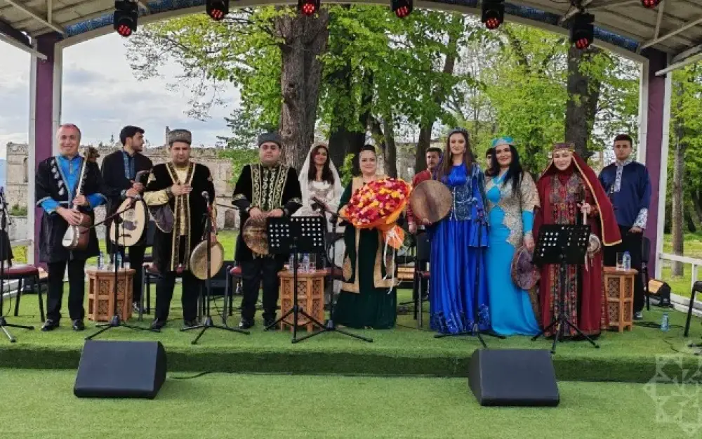 “Xarıbülbül” festivalı başa çatdı