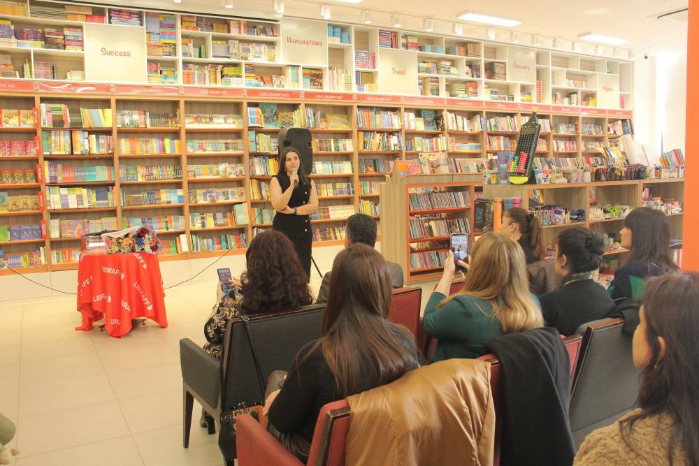 "Libraff”da "Etik Kodeks - Psixoloqların Rəhbəri" kitabının təqdimat mərasimi keçirilib