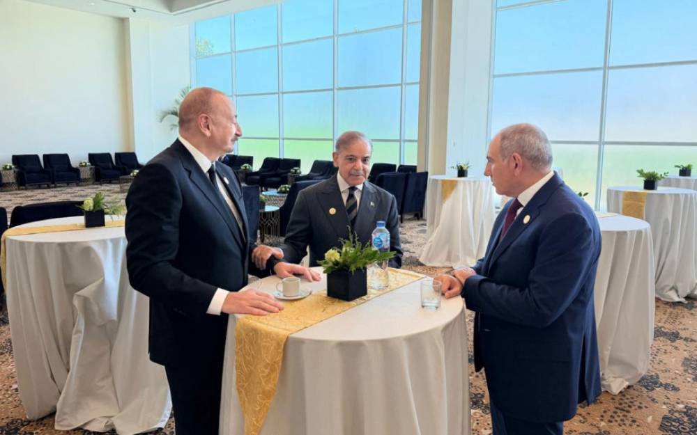 İlham Əliyev Paşinyanla söhbət etdi