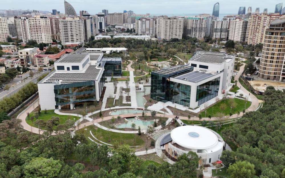 Bu gün açılışı olan universitetdən - FOTOLAR