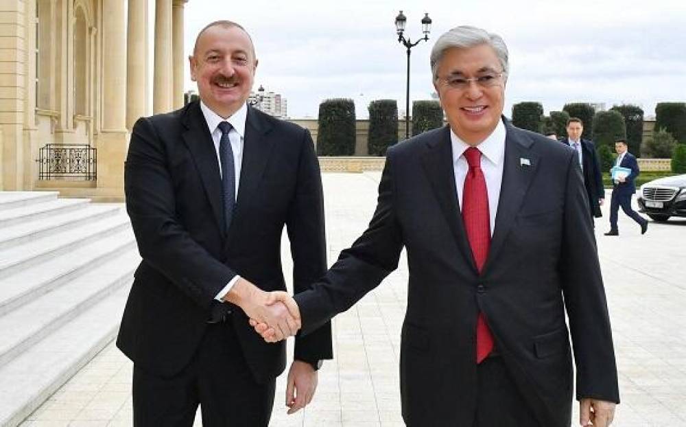 İlham Əliyev Tokayevi Azərbaycana dəvət etdi