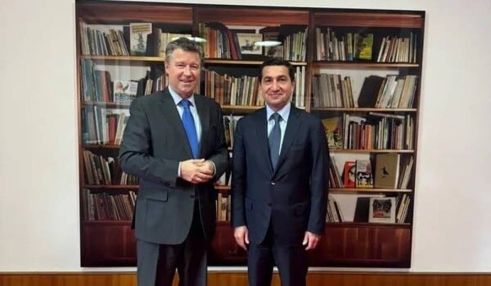 Hikmət Hacıyev Almaniyanın dövlət katibi ilə görüşdü