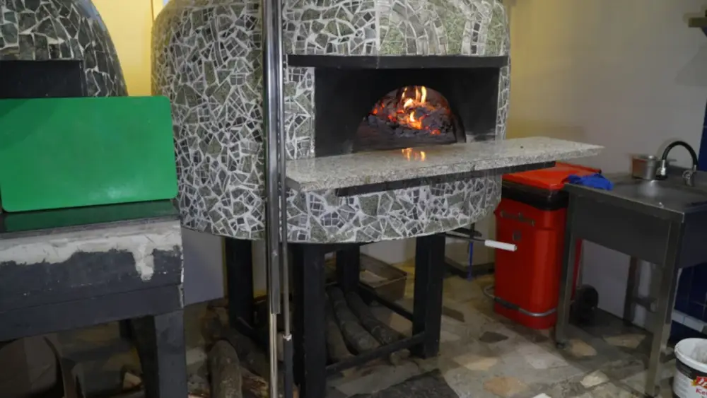 Bakıda yanğın təhlükəsizliyi qaydalarını pozan restoranın fəaliyyəti dayandırılıb