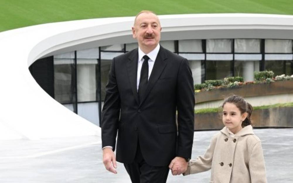 Prezidentin yanındakı kiçik qız Nilay imiş - FOTO