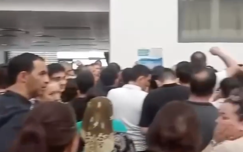 Abşeron xəstəxanasında izdiham - VİDEO