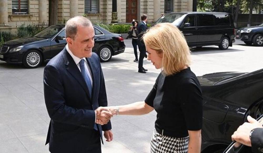 Ceyhun Bayramov Kallasla görüşdü