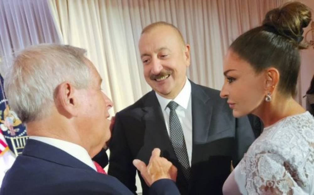 İlham Əliyev və xanımı rəsmi qəbulda - FOTOLAR