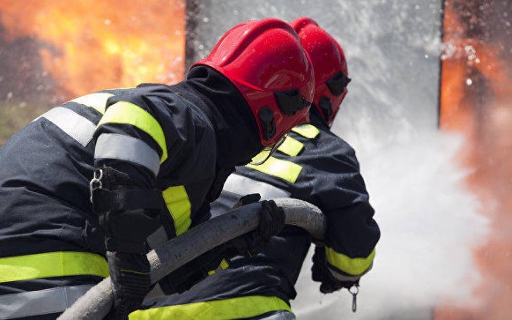 Bakıda ev yandı - Tüstüdən zəhərlənən var