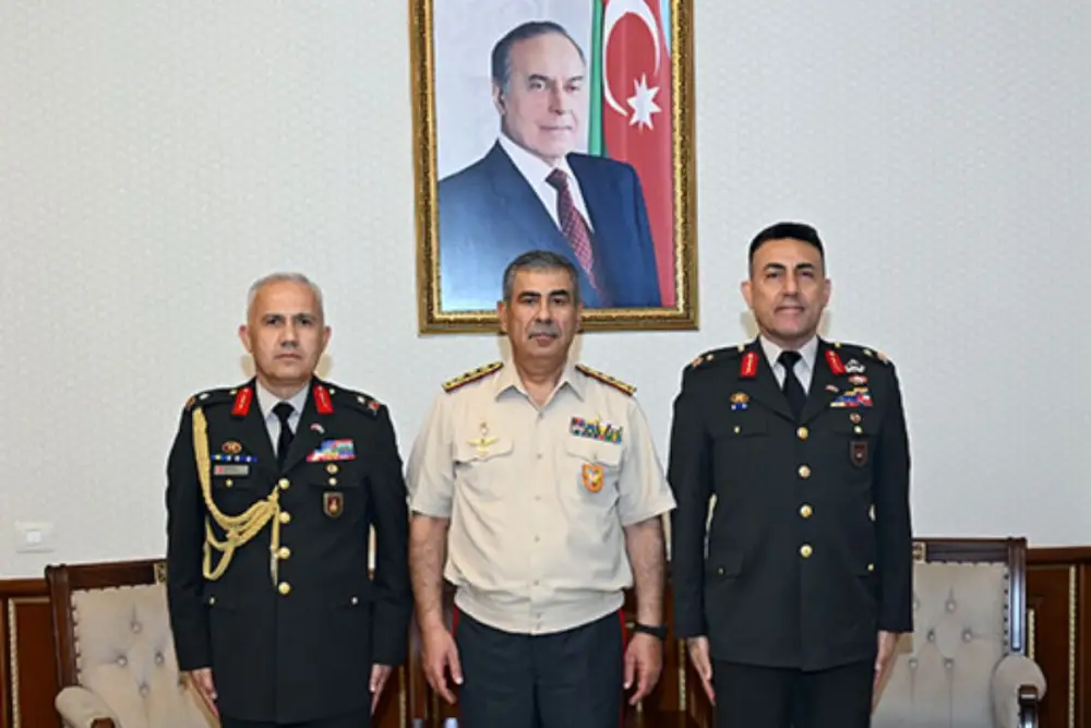 Azərbaycan müdafiə naziri Türkiyənin yeni hərbi attaşesini qəbul edib