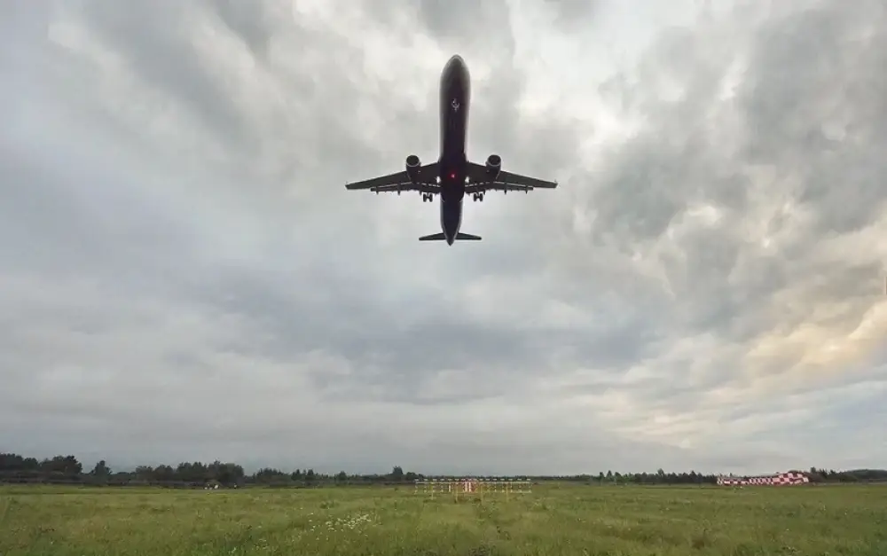 Bu ölkədə hava limanı səmada PUA-ların aşkarlanmasından sonra bağlandı